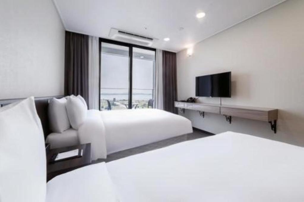 Riviera Incheon Airport Hotel מראה חיצוני תמונה
