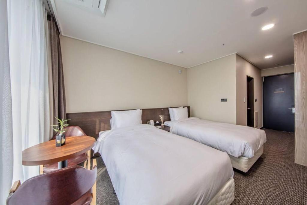 Riviera Incheon Airport Hotel מראה חיצוני תמונה