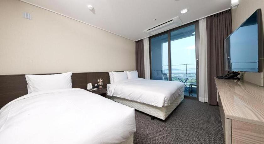 Riviera Incheon Airport Hotel מראה חיצוני תמונה